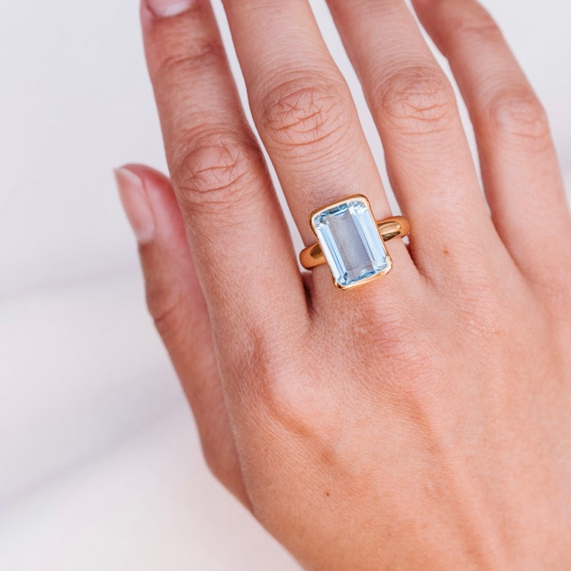 Milos Ring, Blue Topaz, Silver