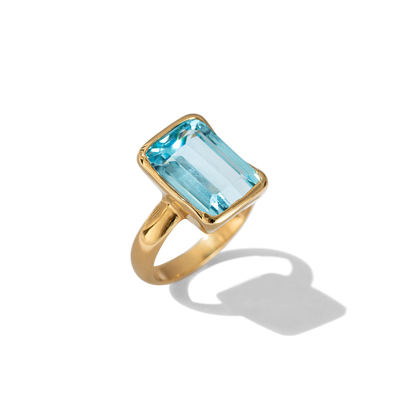 Milos Ring, Blue Topaz, 9kt Yellow Gold