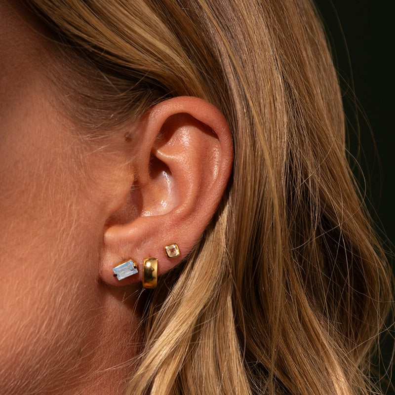 Baguette Mini Stud, Blue Topaz, 9kt Yellow Gold