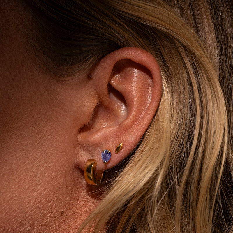 Teardrop Stud, Iolite, Gold