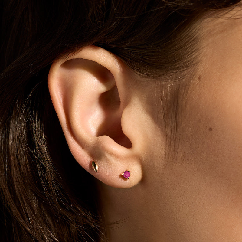 Tiny Stud, Ruby, 9kt Yellow Gold