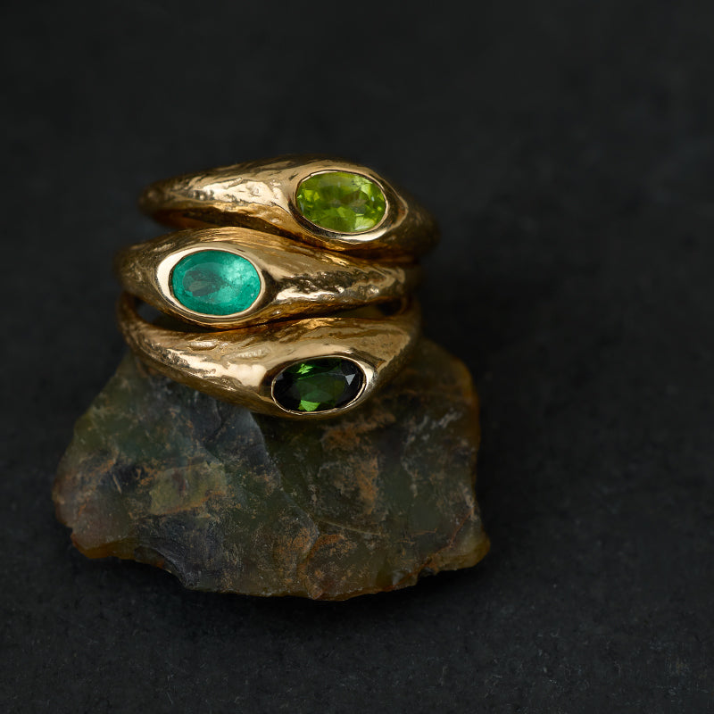 Aurelia Ring, Emerald, 9kt Yellow Gold