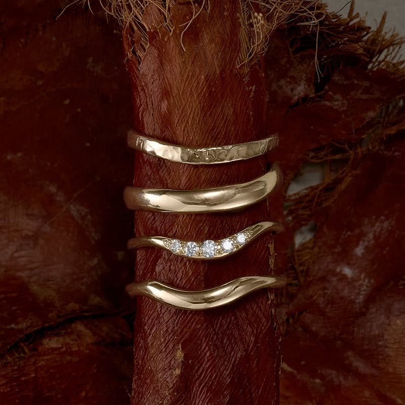 Enfold Band, Wide, 9kt Yellow Gold