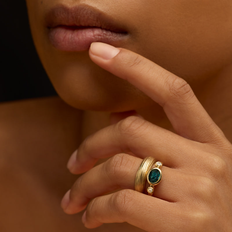 Elektra Ring, Teal Sapphire, 9kt Yellow Gold