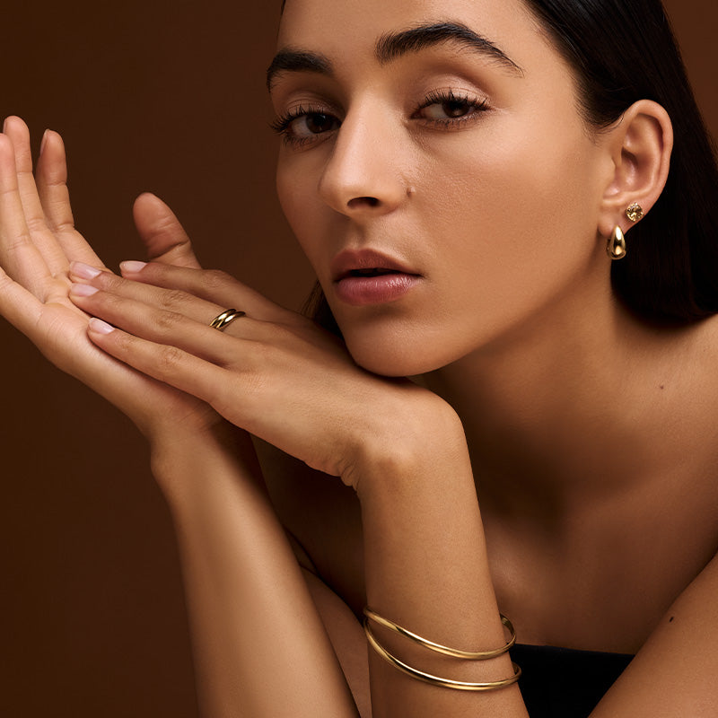 Enfold Bangle, Gold