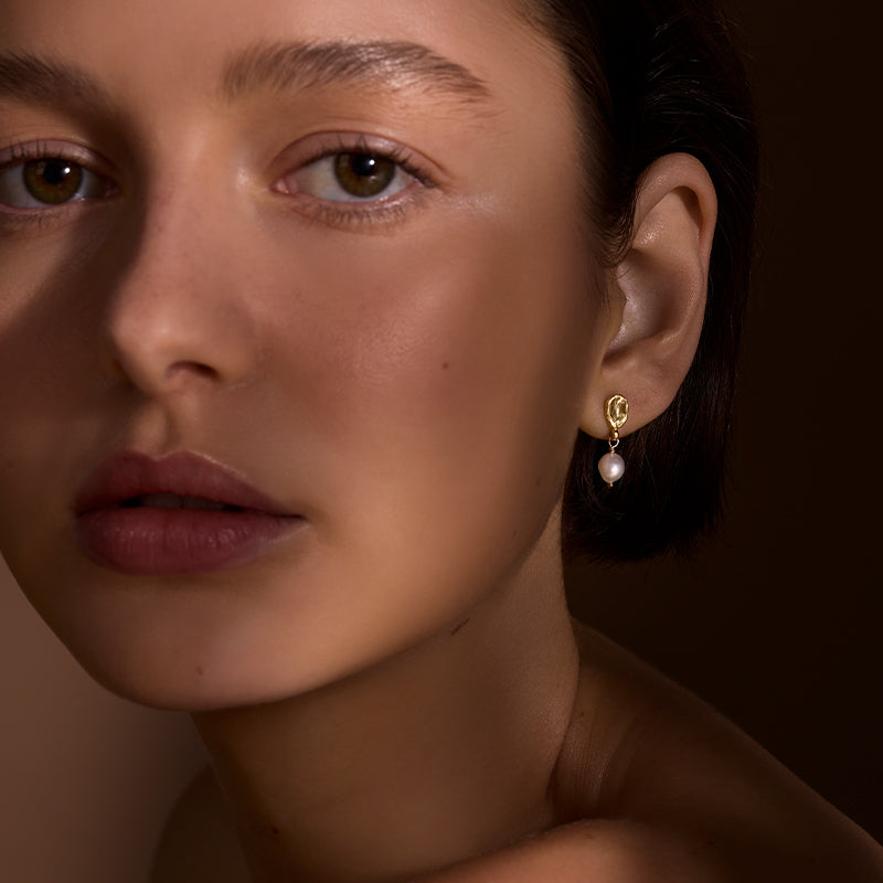 Tiny Keshi Stud, Pearl, 9kt Yellow Gold