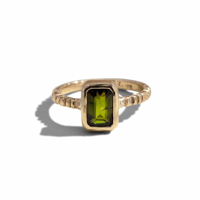 Linea Ring, Deep Green Tourmaline, 9kt Yellow Gold