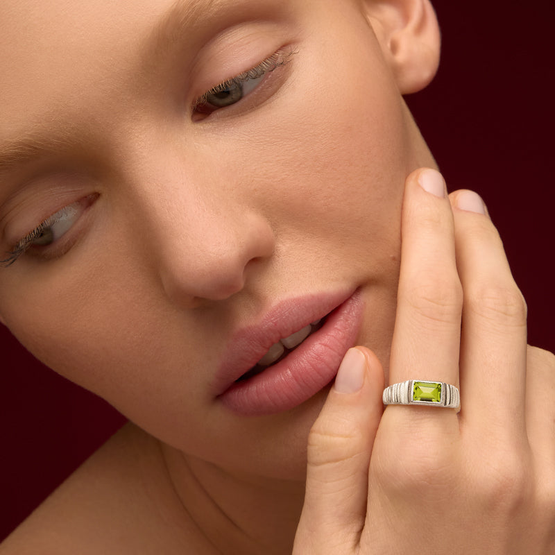 Linea Ring, Peridot, Silver