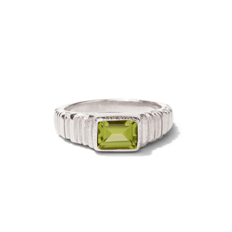 Linea Ring, Peridot, Silver
