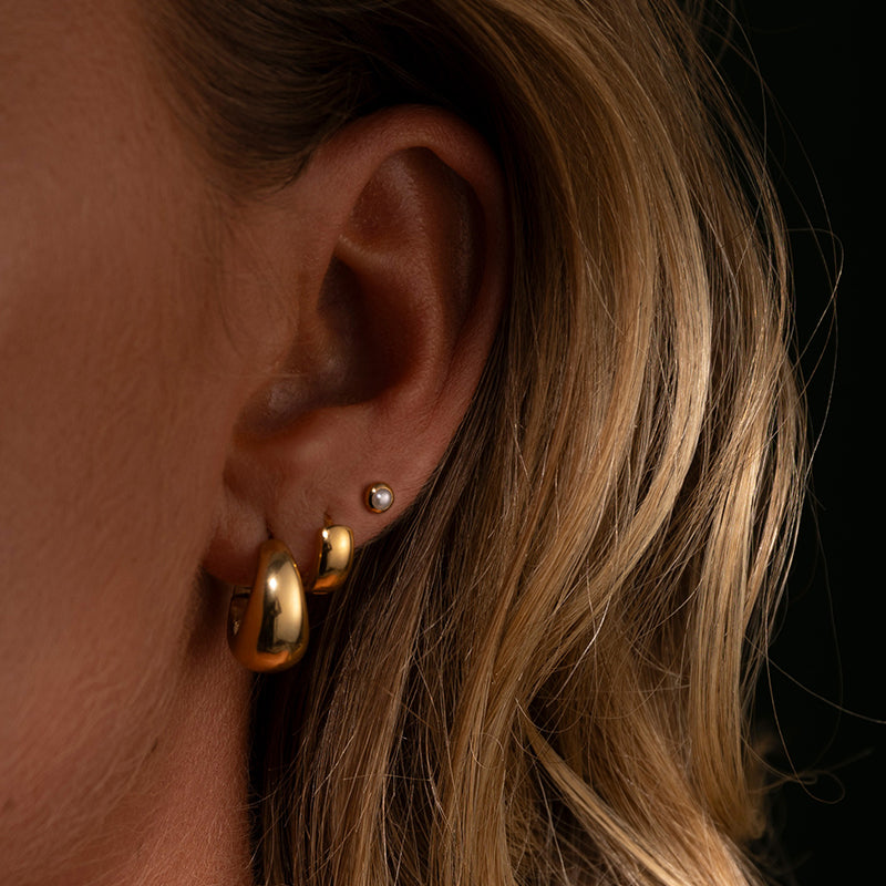 Orbit Mini Stud, Pearl, Gold
