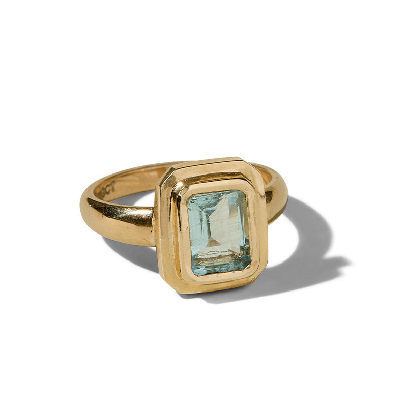 Petra Ring, Aquamarine, 9kt Yellow Gold