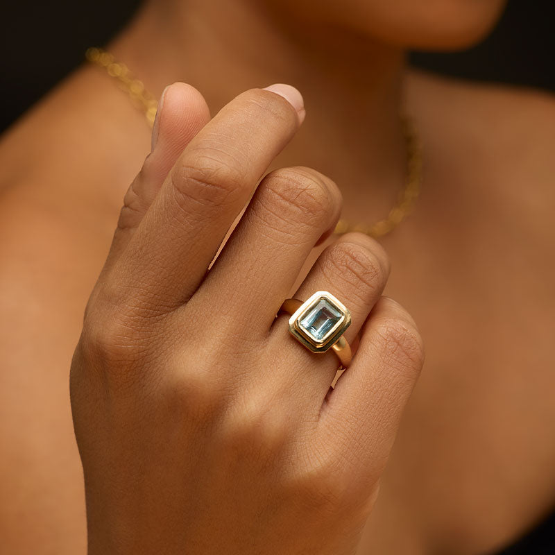 Petra Ring, Aquamarine, 9kt Yellow Gold