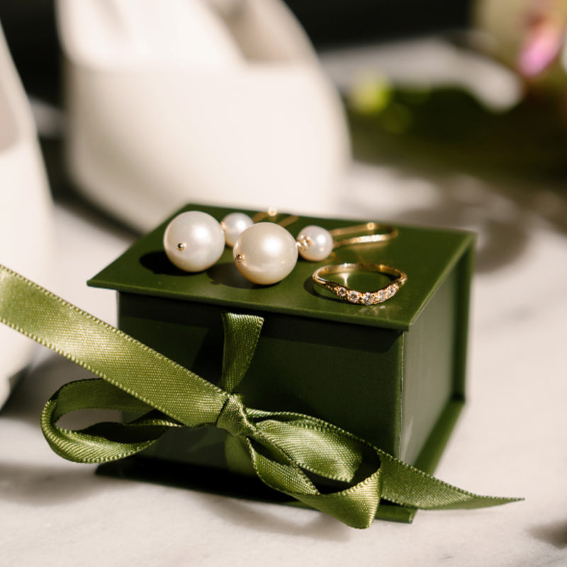 Theia Earring, Baroque White Pearl, Gold