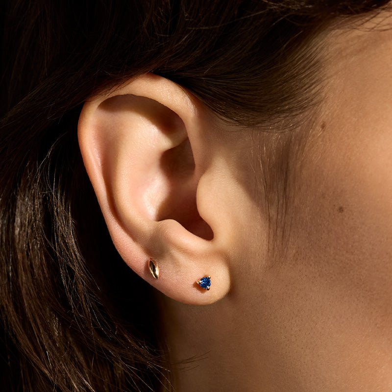 Tiny Stud, Blue Sapphire, Gold