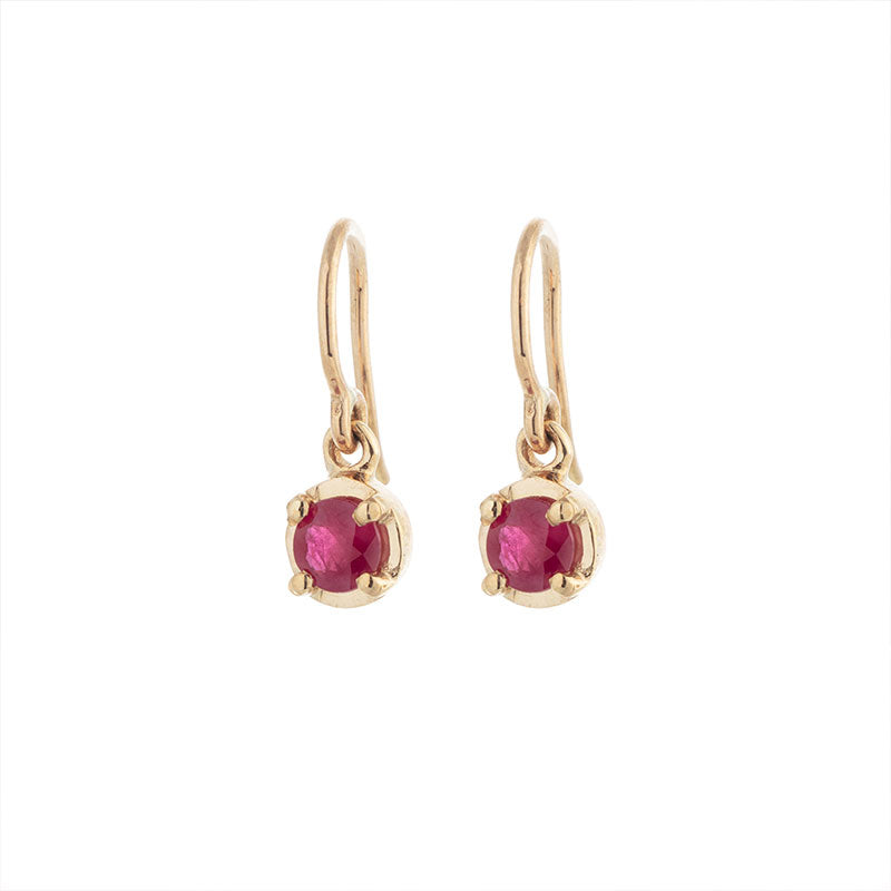Winkie Earring, Ruby, 9kt Yellow Gold
