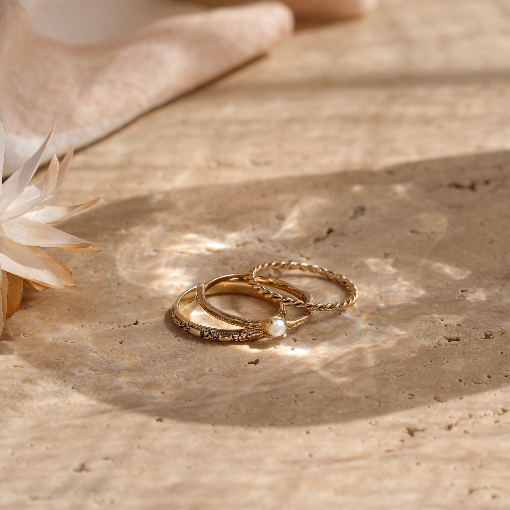Twig Ring, Pearl, 9kt Yellow Gold