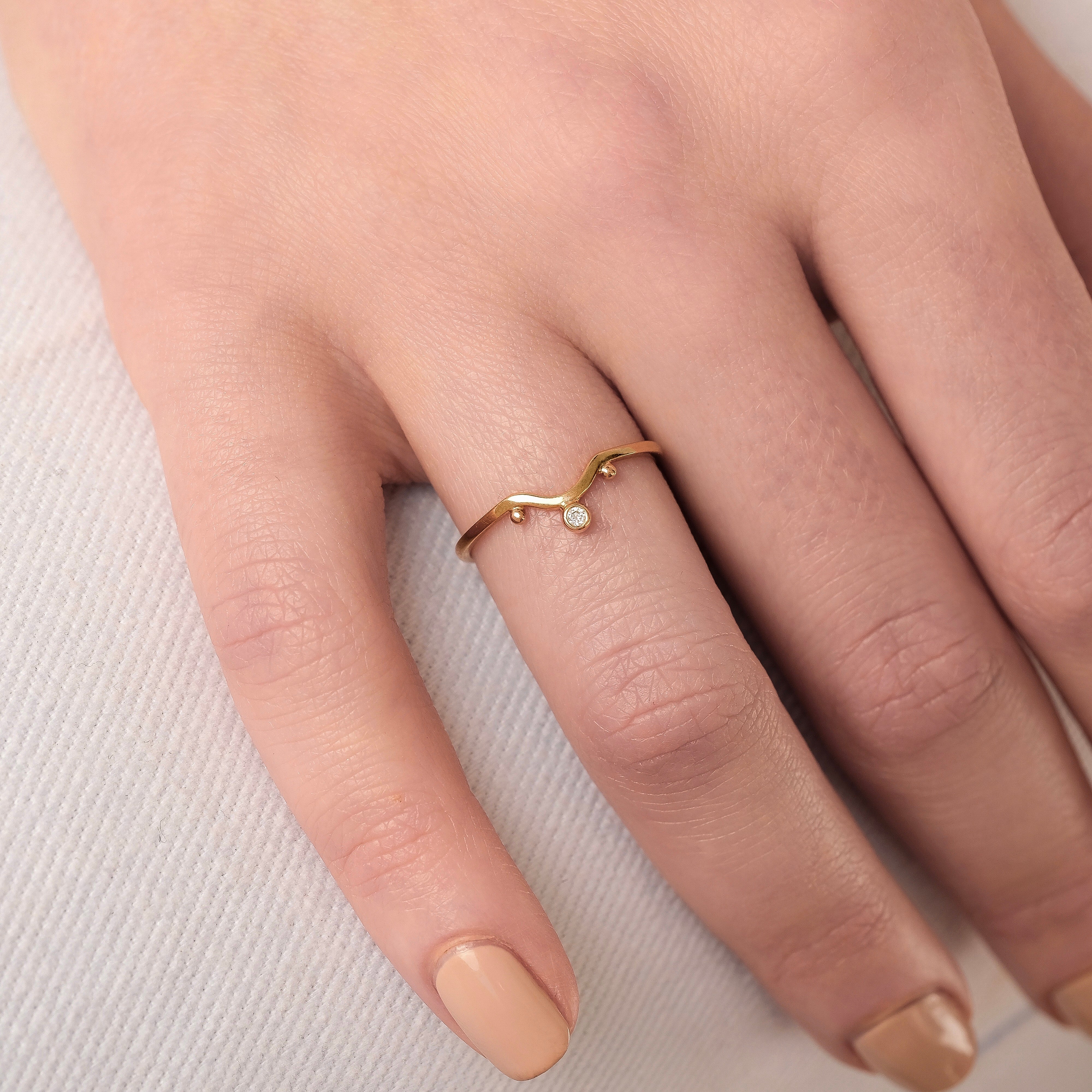 Arched Ring, Diamond, 9kt Yellow Gold