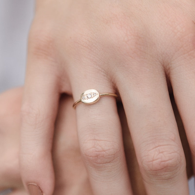 Oval Ring, Diamond, 9kt Yellow Gold