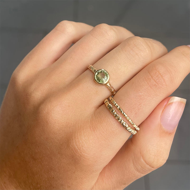 Embossed Ring, Green Spinel, 9kt Yellow Gold