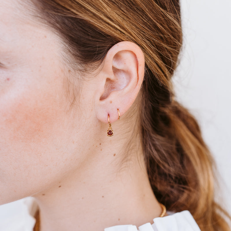 Winkie Earring, Garnet, Gold