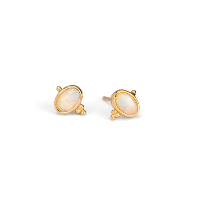 Anara Stud, White Opal, Gold