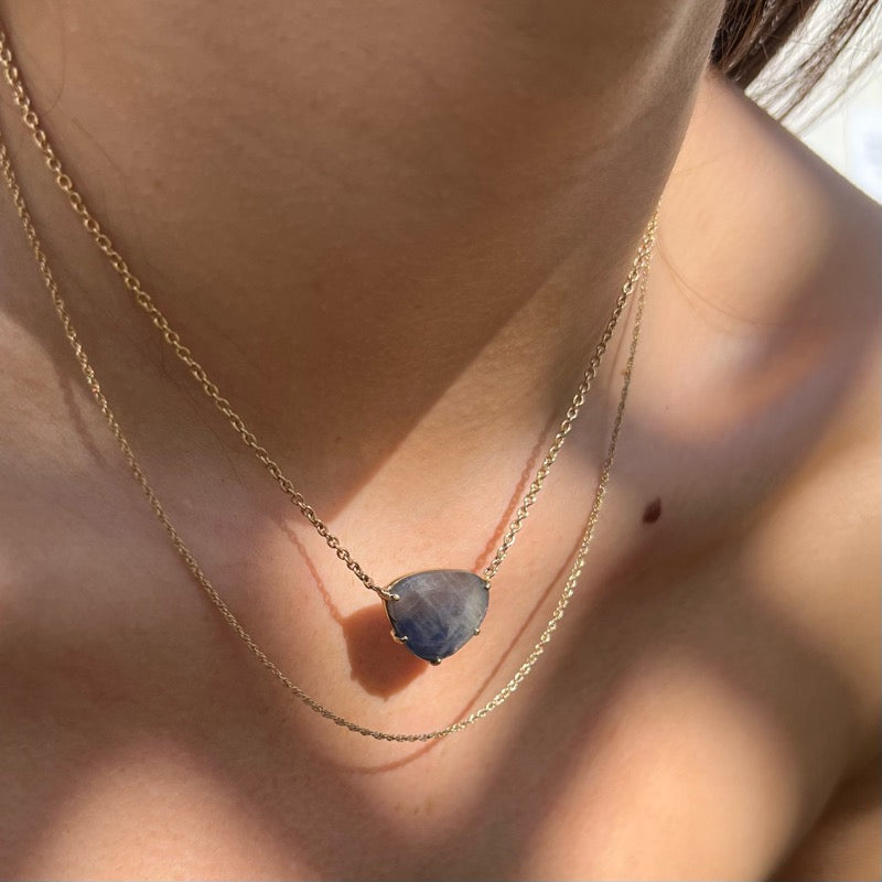 Pebble Necklace, Sapphire, 9kt Yellow Gold