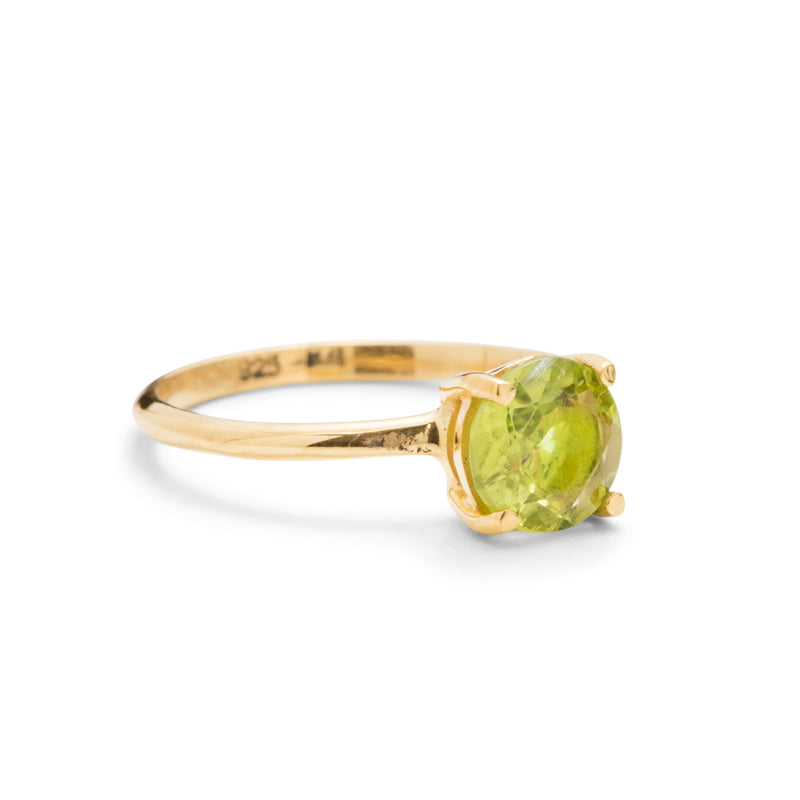 Solitaire Ring, Peridot, 9kt Yellow Gold