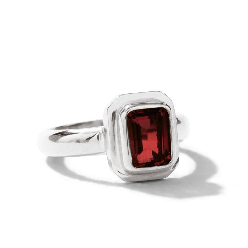 Petra Ring, Garnet, Silver