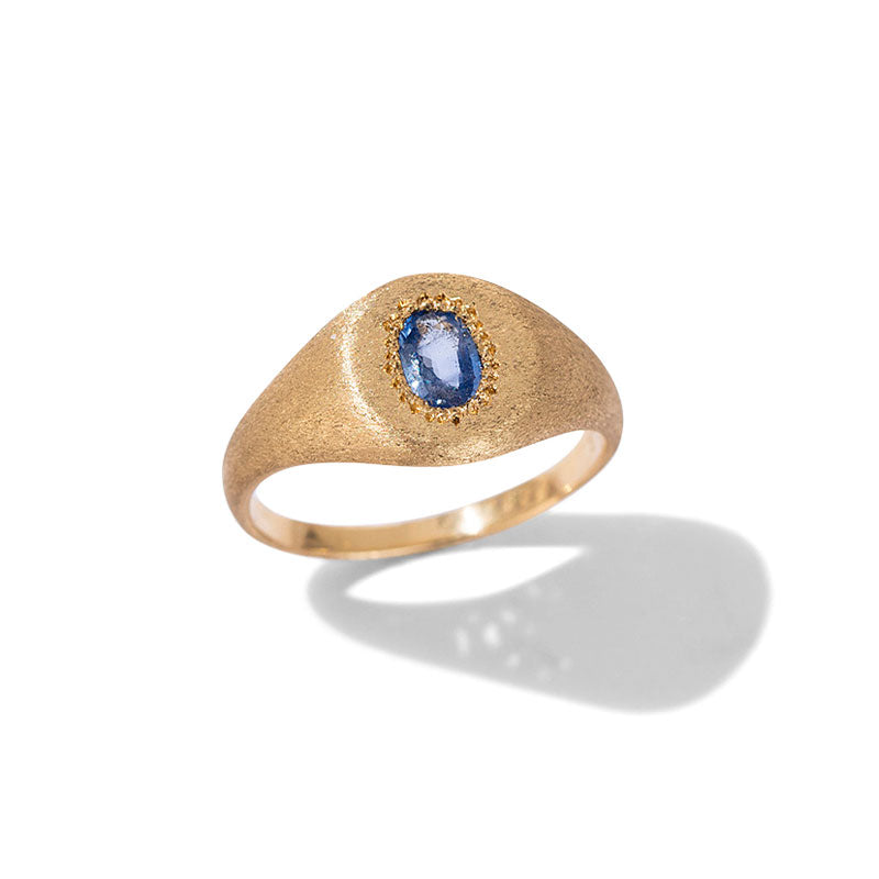 Signet Ring, Blue Sapphire, 9kt Yellow Gold