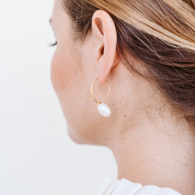 Venus Earring, Pearl, Gold