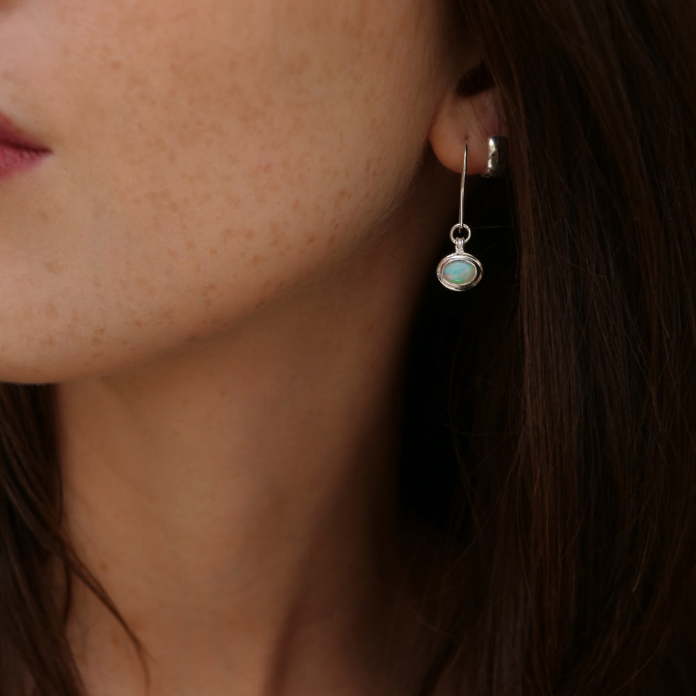 Greco Earring, White Opal, Silver