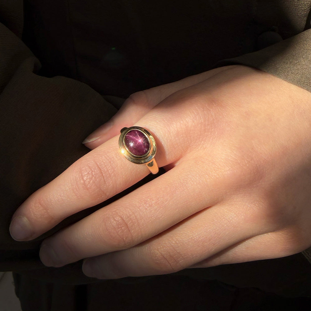 Greco Ring, Star Ruby, 9kt Yellow Gold