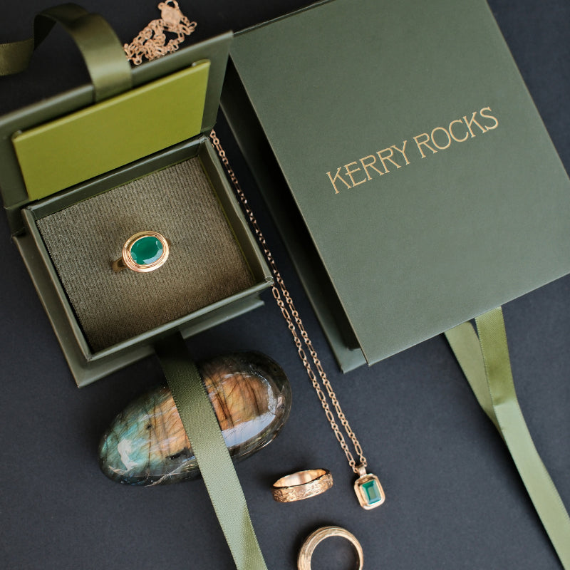 Greco Ring, Green Onyx, Gold