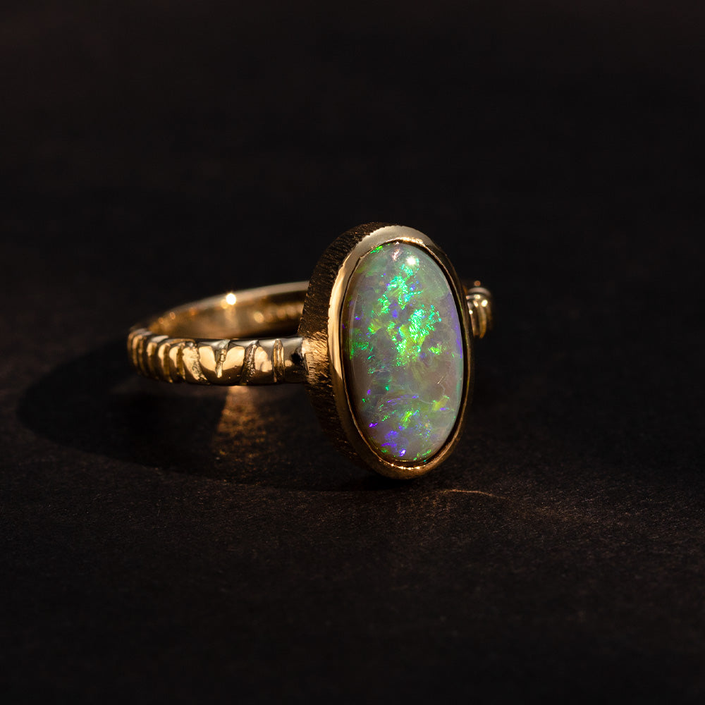 Linea Ring, Black Opal, 9kt Yellow Gold