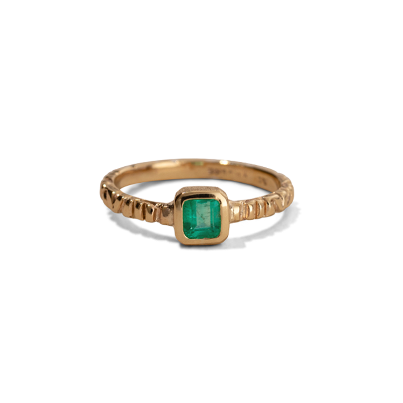 Linea Ring, Emerald, Small, 9kt Yellow Gold