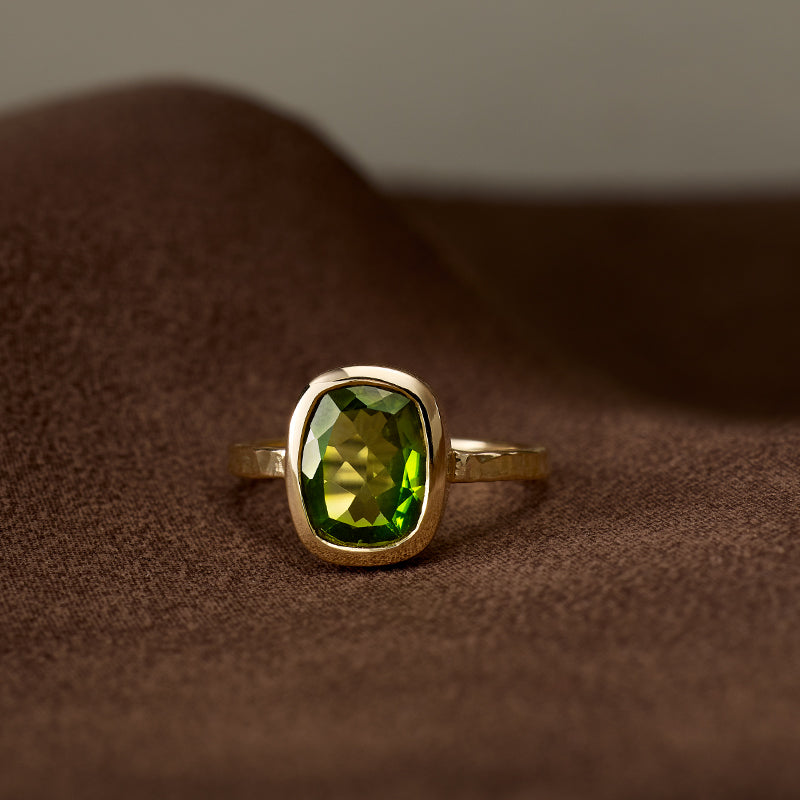 Minerva Ring, Rectangular, Peridot, 9kt Yellow Gold