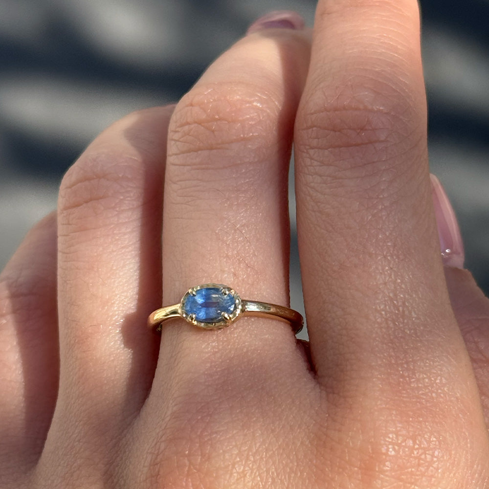 Mini Ceres Ring, Light Blue Sapphire, 9kt Yellow Gold