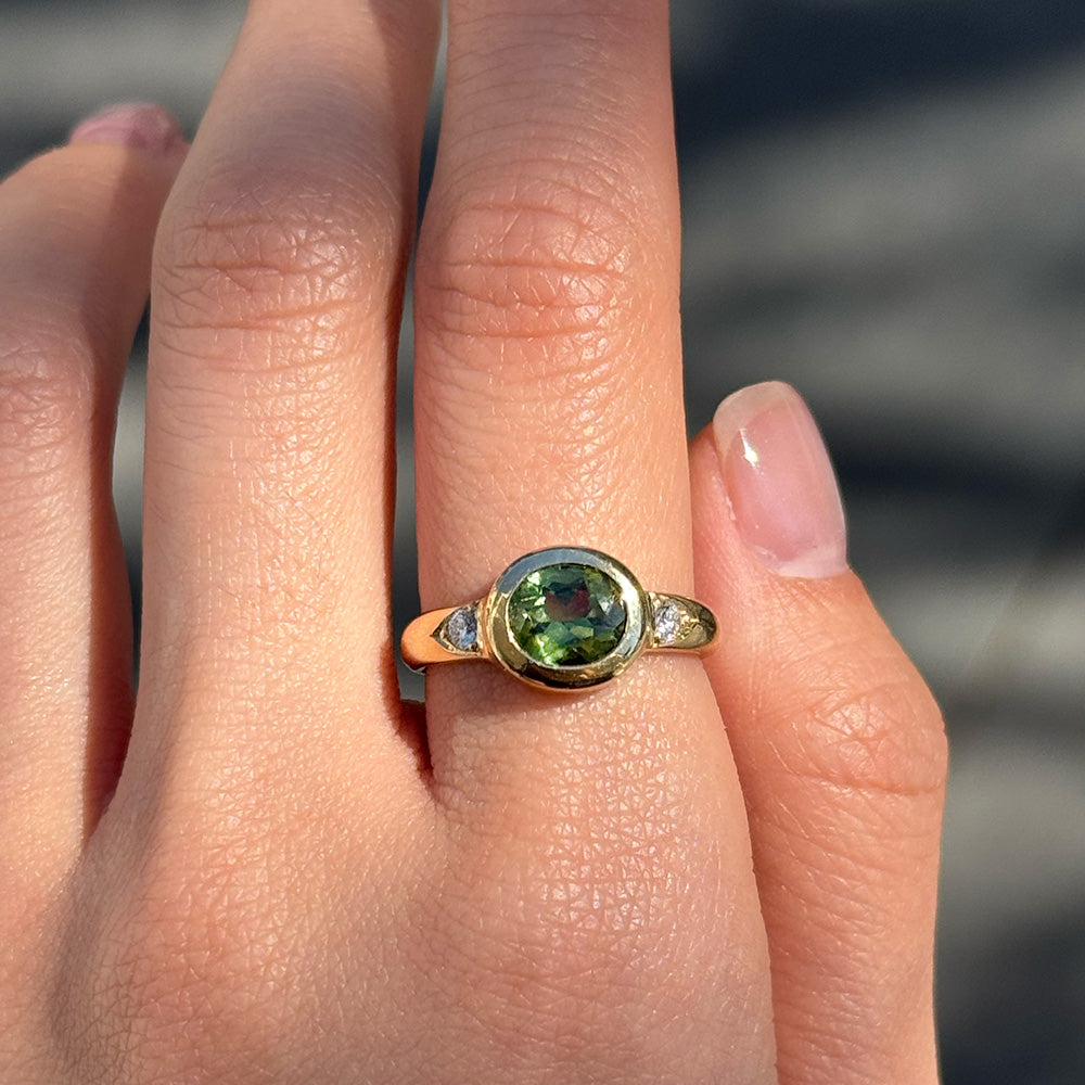 Pallas Ring, Green/Blue Sapphire, 9kt Yellow Gold