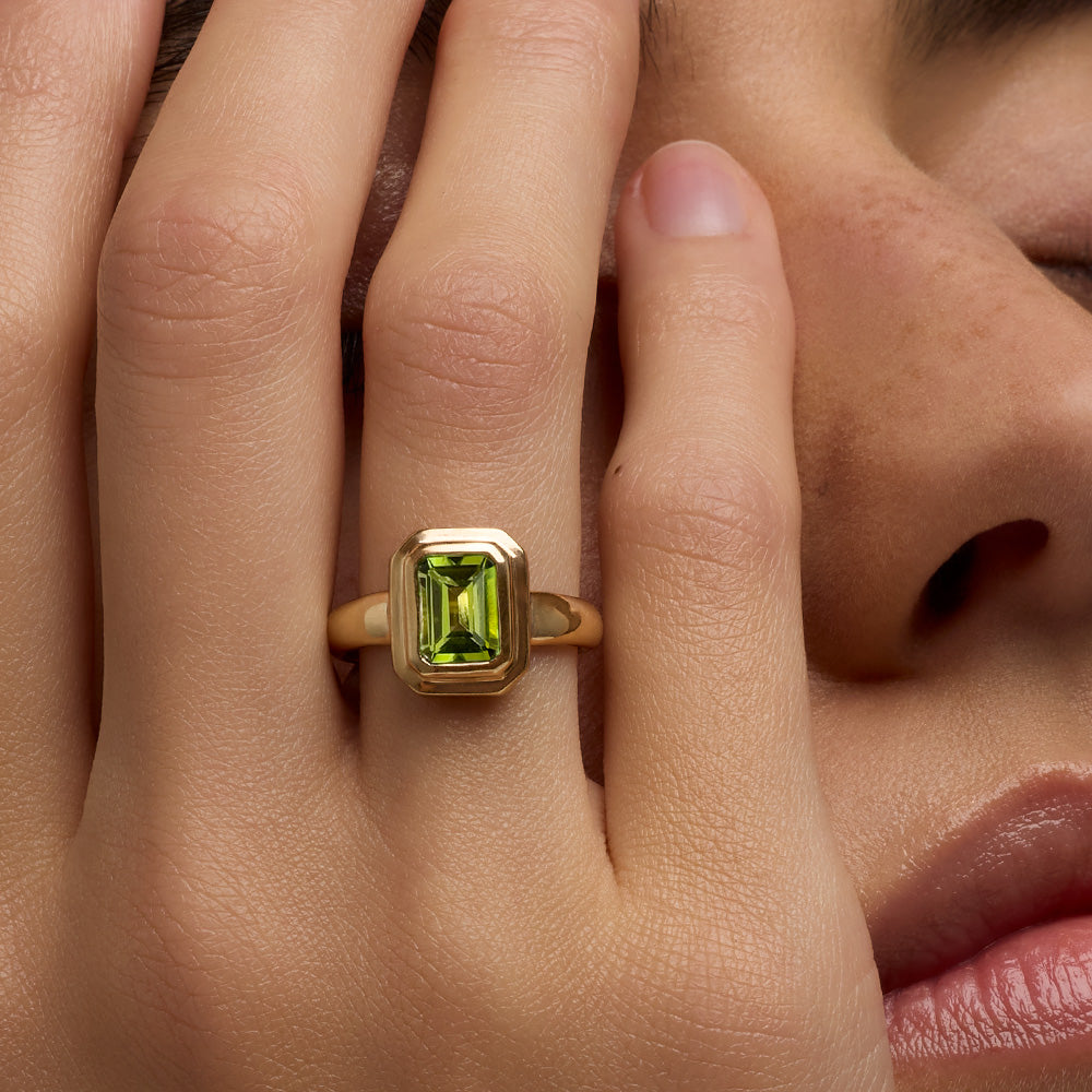 Petra Ring, Peridot, 9kt Yellow Gold