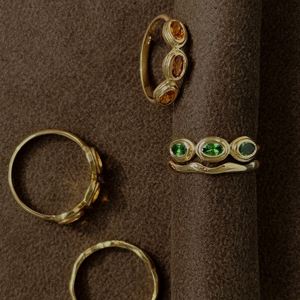 Trilogy Ring, Garnet, 9kt Yellow Gold