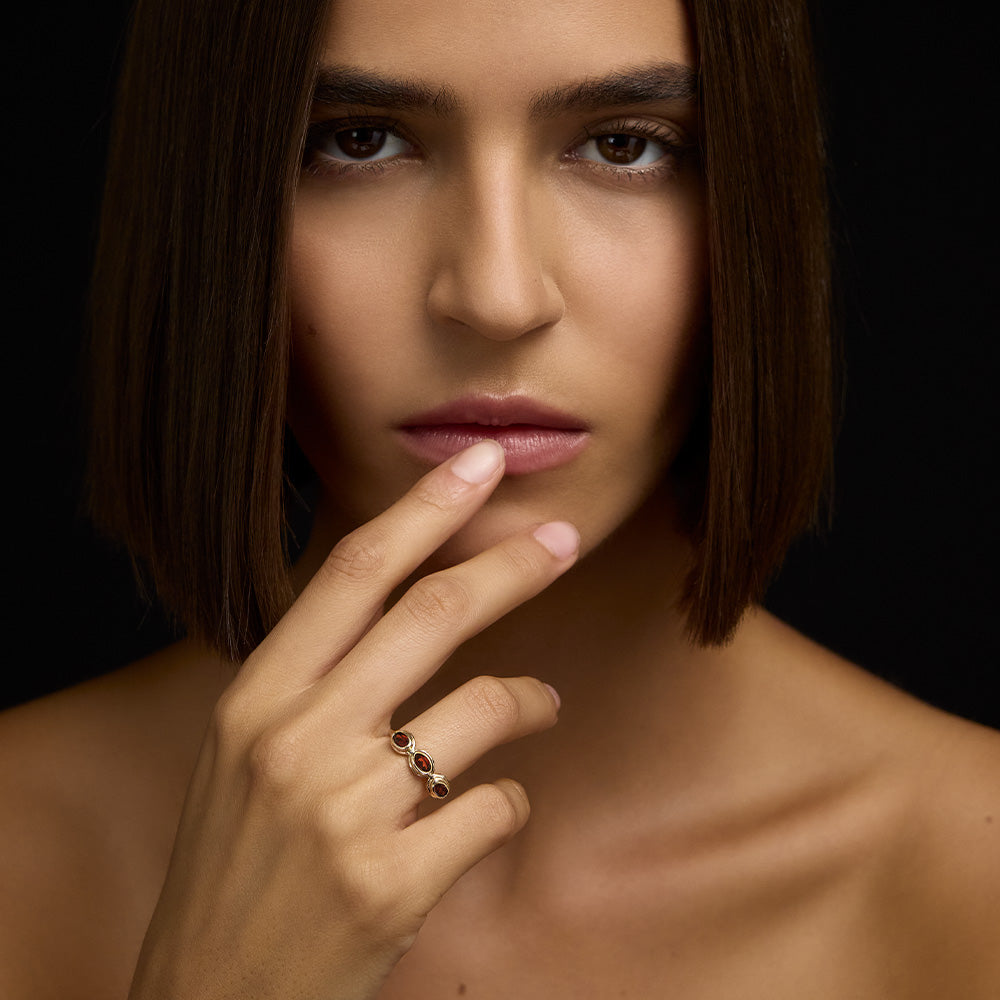 Trilogy Ring, Garnet, 9kt Yellow Gold