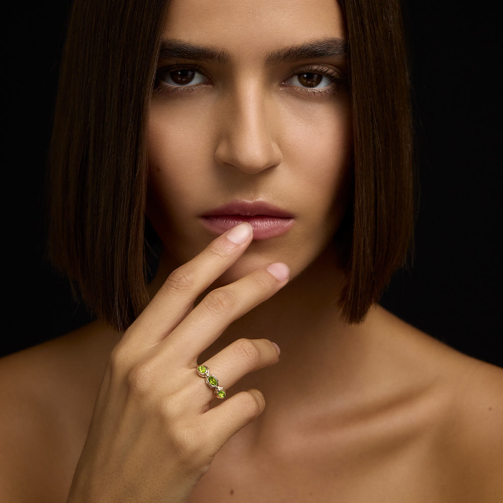 Trilogy Ring, Peridot, 9kt Yellow Gold