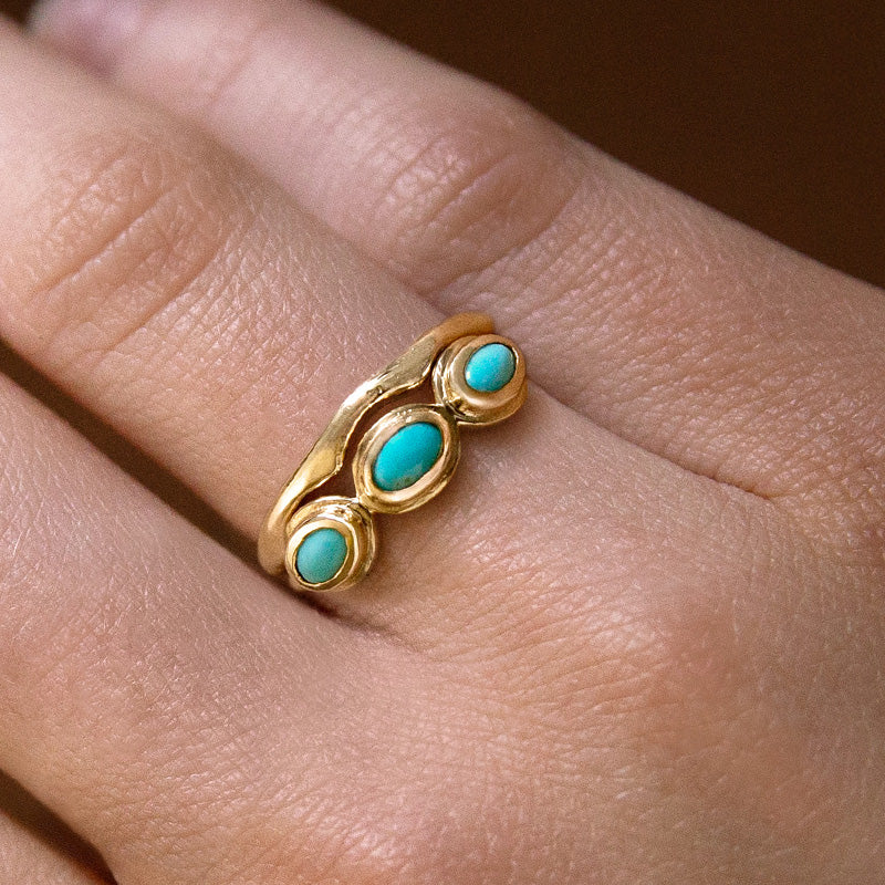 Trilogy Ring, Turquoise, 9kt Yellow Gold