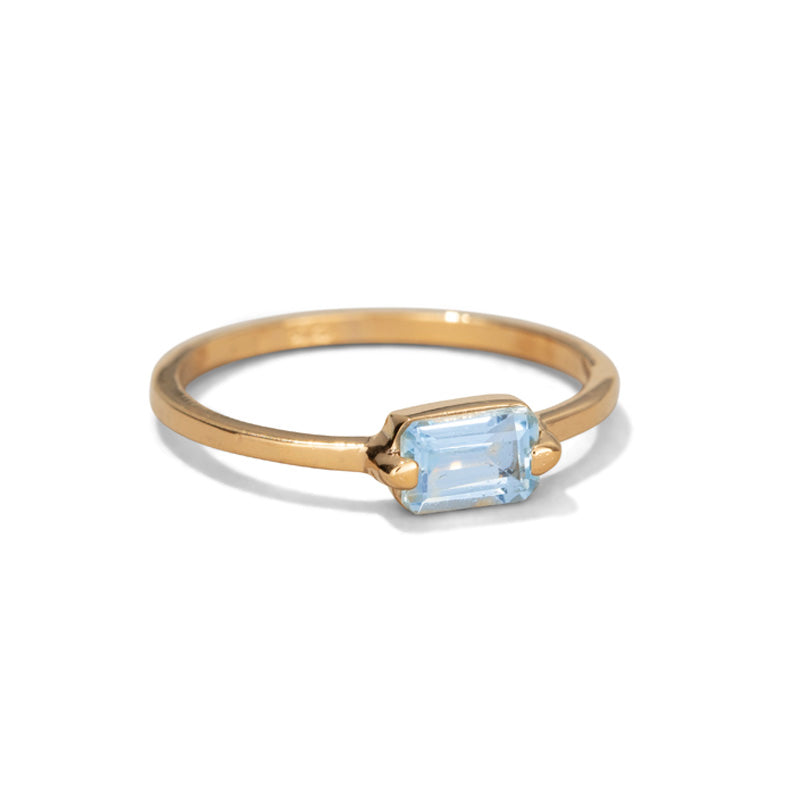Baguette Ring, Blue Topaz, 9kt Yellow Gold