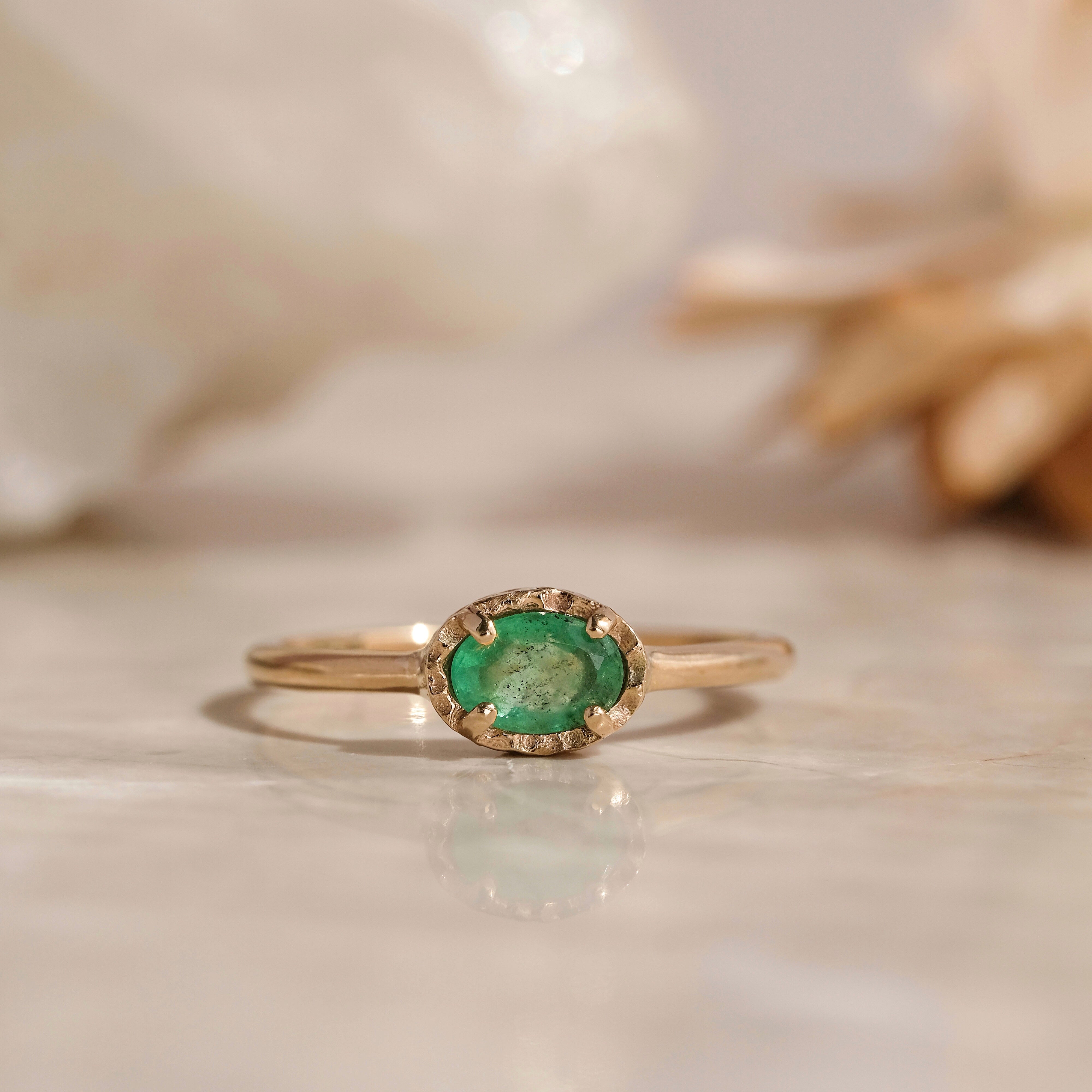 Ceres Ring, Emerald, 9kt Yellow Gold