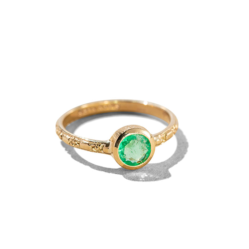 Embossed Ring, Colombian Emerald, 9kt Yellow Gold