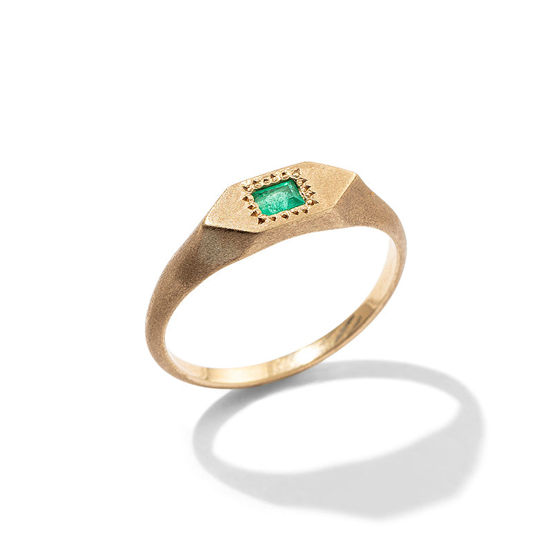 Rhombus Ring, Emerald, 9kt Yellow Gold