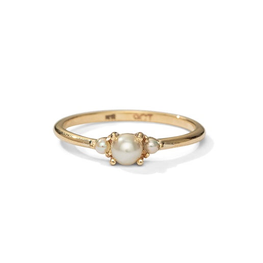 Florence Ring, Pearl, 9kt Yellow Gold