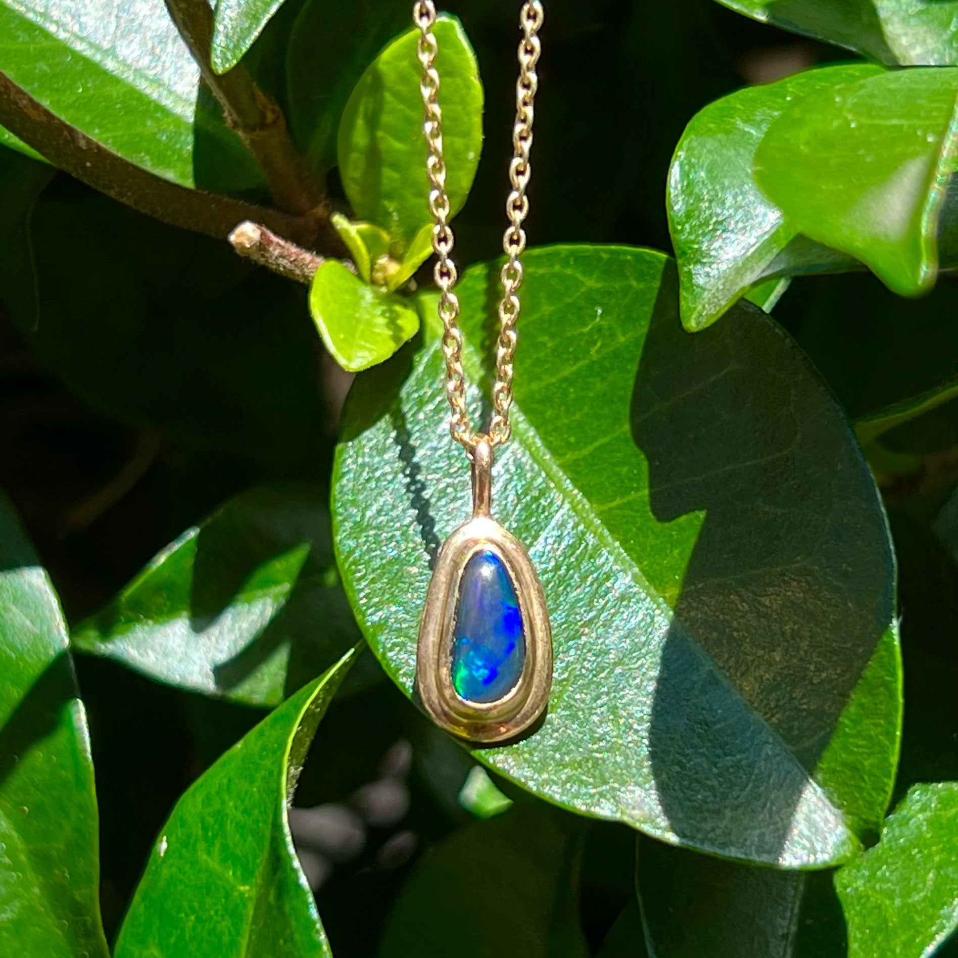 Freeform Necklace, Black Opal, 9kt Yellow Gold